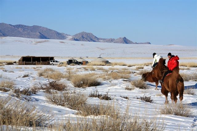 Voyage Immersion nomade, entre dunes et steppes enneigées