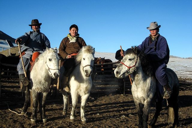 Voyage Immersion nomade, entre dunes et steppes enneigées