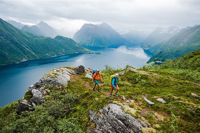 Voyage Kayak et randonnées dans le Hjørundfjord